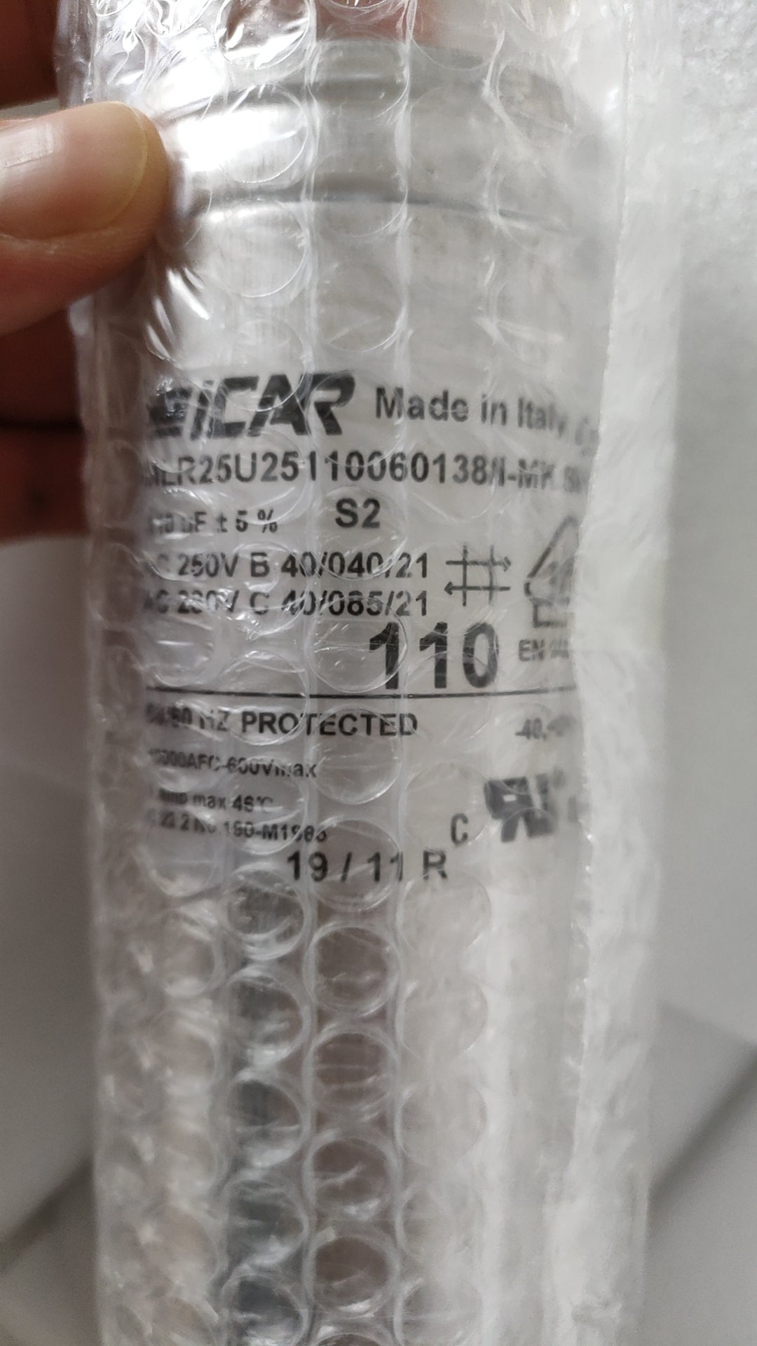 Icar MLR25U25110060138/I-MK Capacitor, 110uF 250V-280VAC ±5%, 60x138mm, M12 Stud Mount , Made in Italy