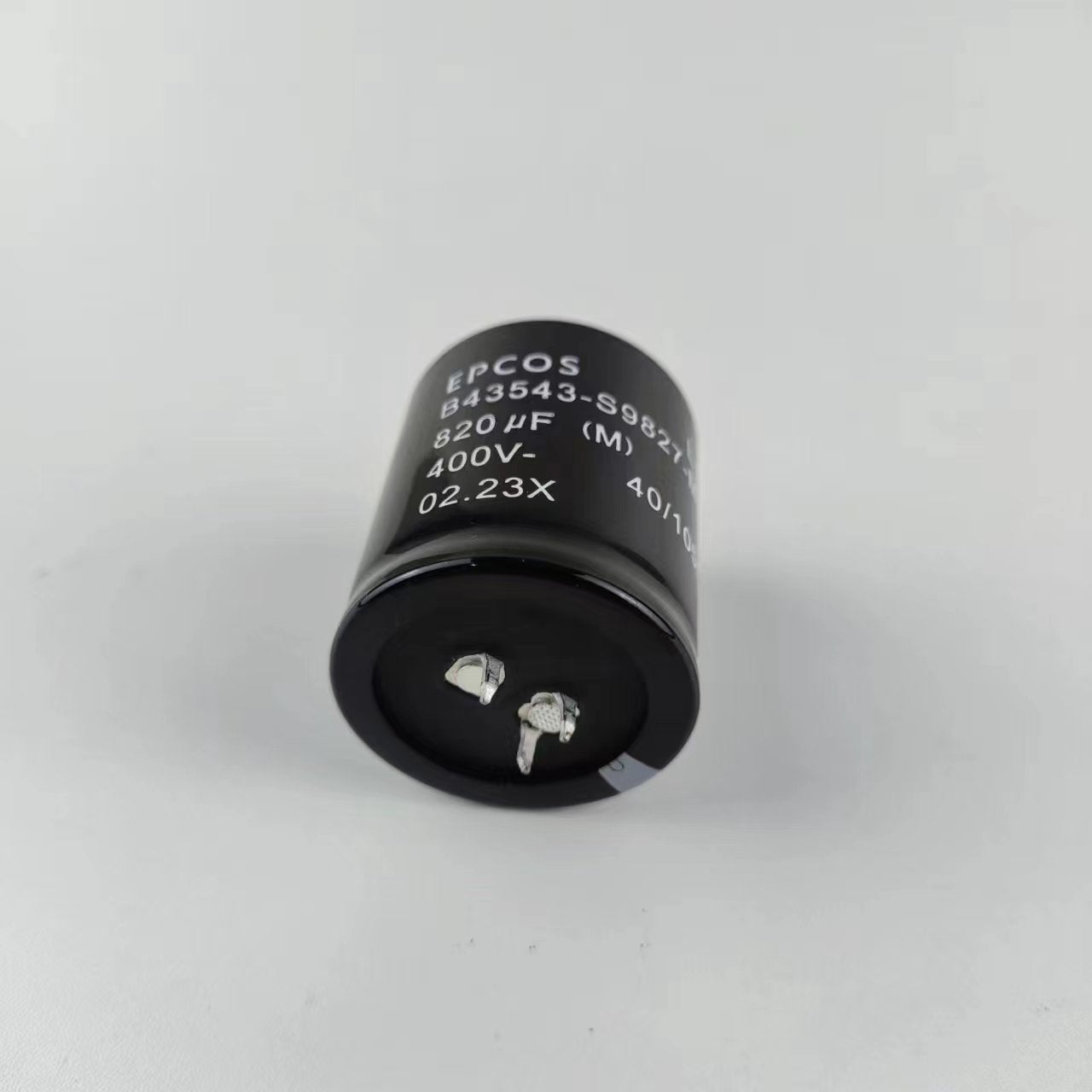 Condensador EPCOS B43543-S9827-M1 de 400 V y 820 µF (12 unidades)