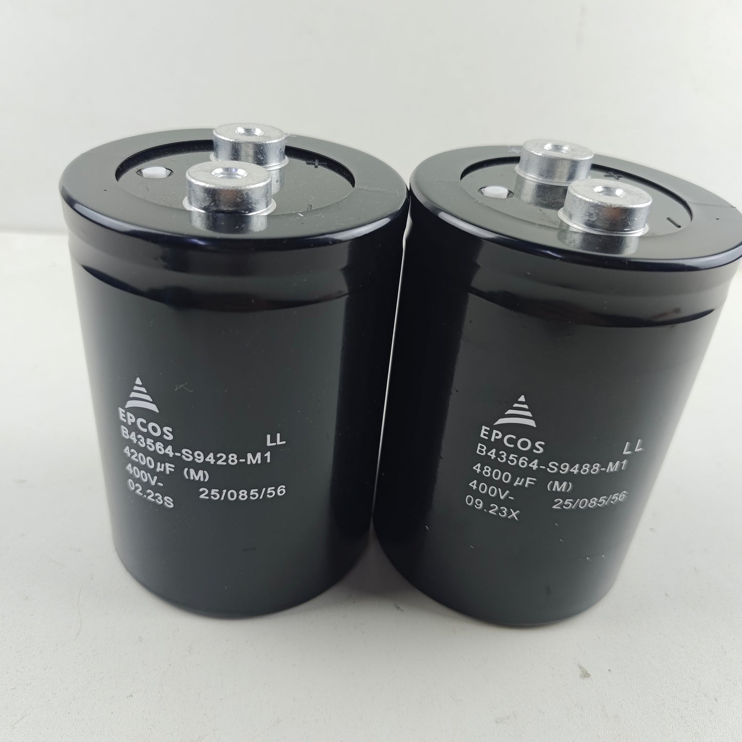 Condensador EPCOS B43564-S9488-M1 de 400 V y 4800 µF (8 unidades)