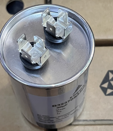 Condensador EPCOS B32370S3306J030 30UF 330V/460V (12 piezas)